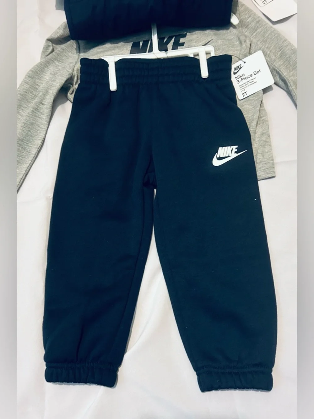 Nike Toddler Boy’s 3 Pc Set 2T NEW Vest, Joggers, Shirt - Picture 3 of 4
